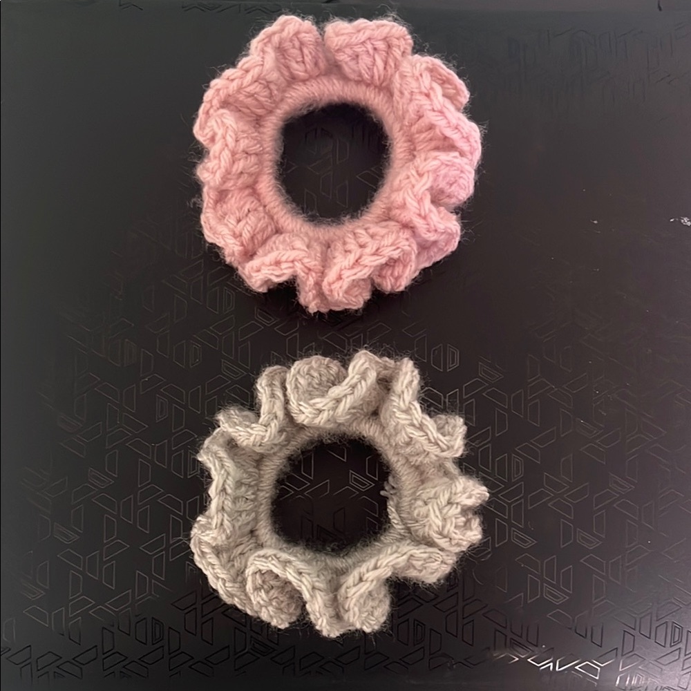 Handmade Scrunchies- Pink and Gray Crochet 🩶🩷